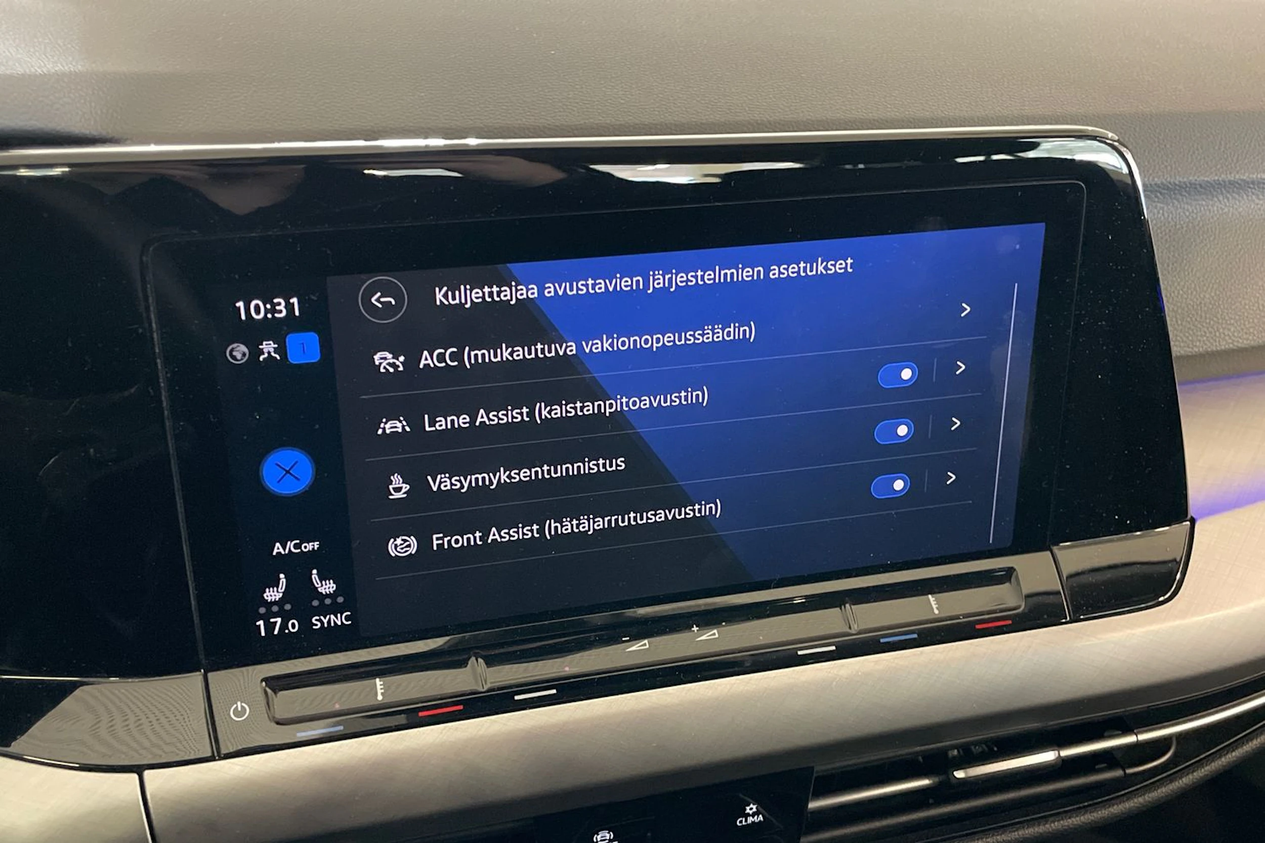 harmaa Volkswagen Golf 2022 kuva 15.