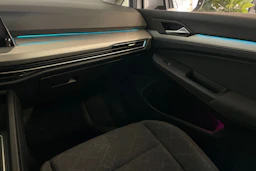 harmaa Volkswagen Golf 2022 kuva 18.