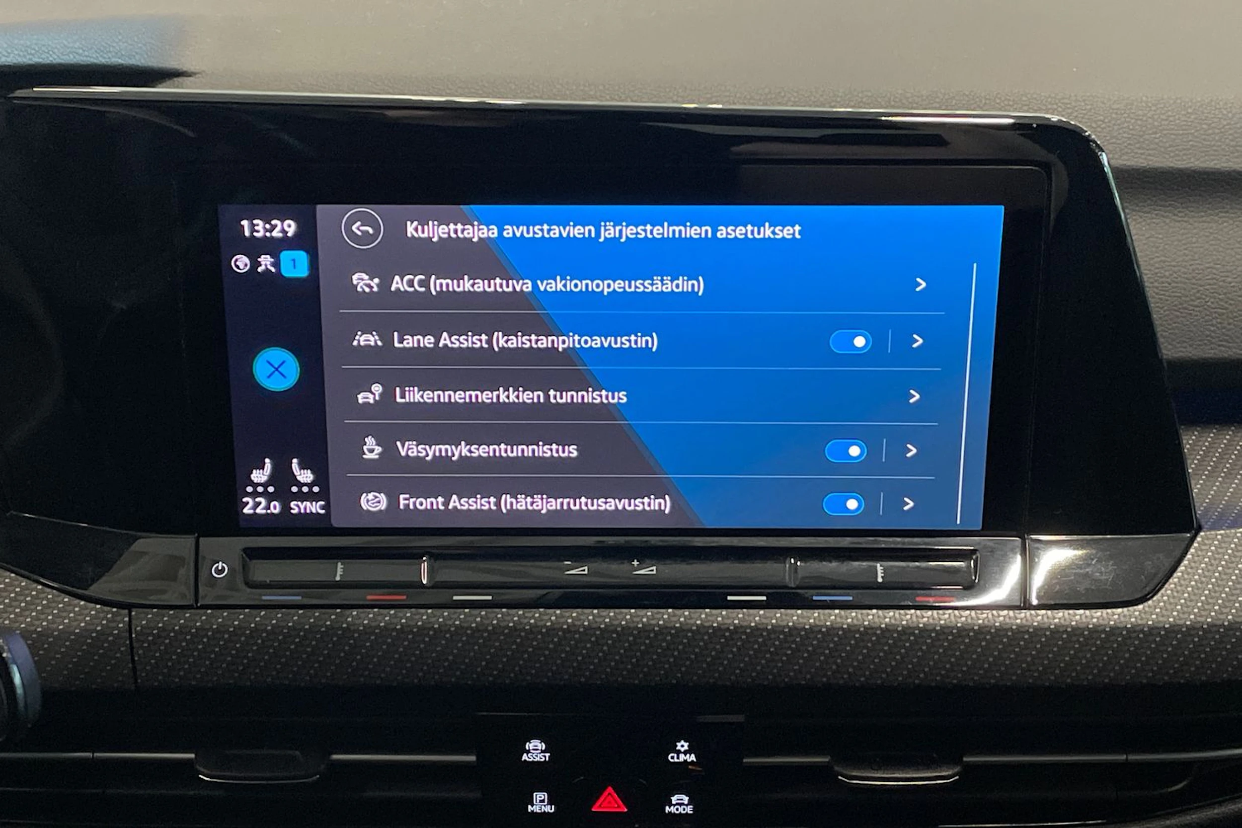 harmaa Volkswagen Golf 2022 kuva 22.