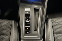harmaa Volkswagen Golf 2022 kuva 24.