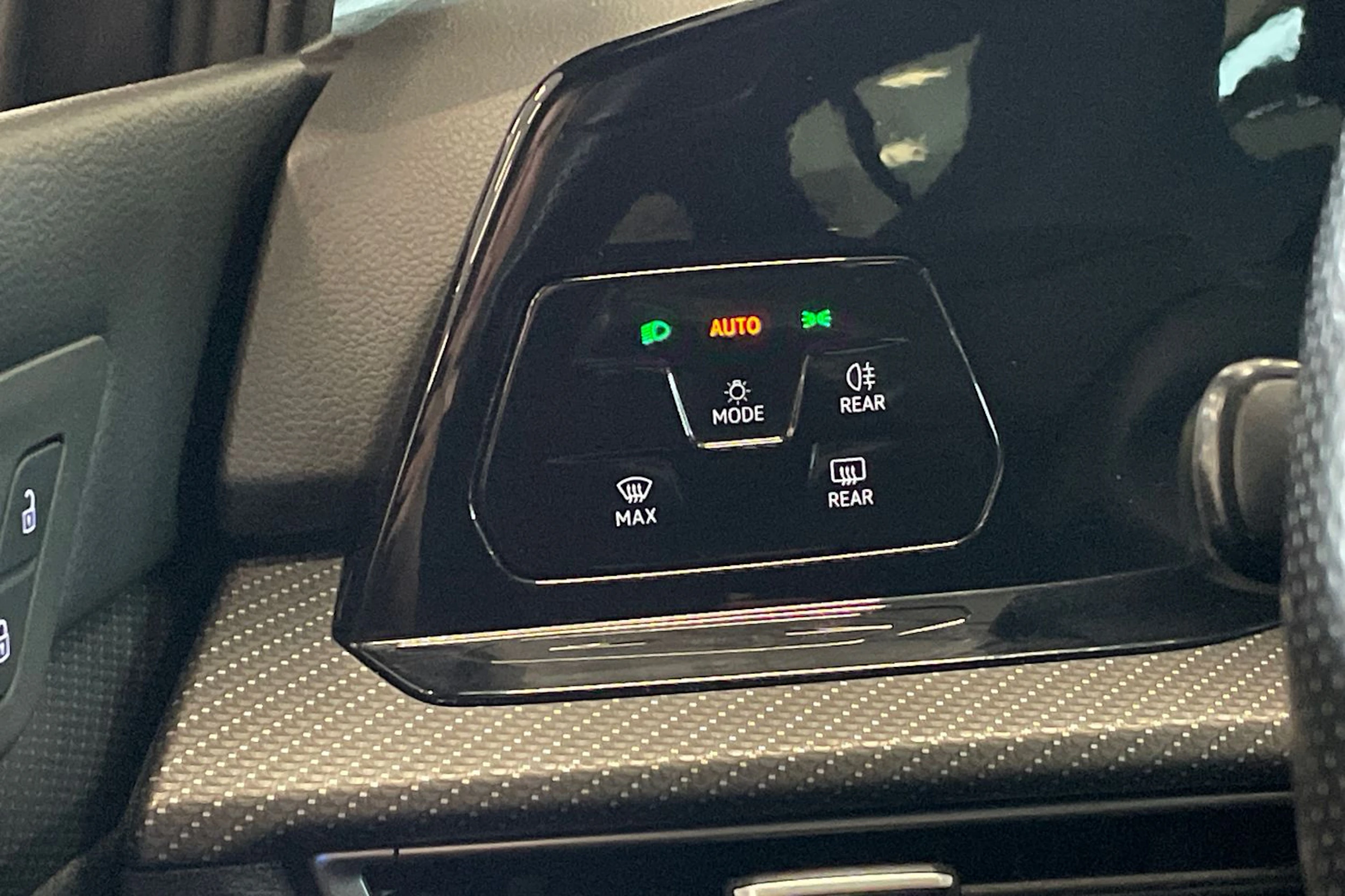 harmaa Volkswagen Golf 2022 kuva 26.