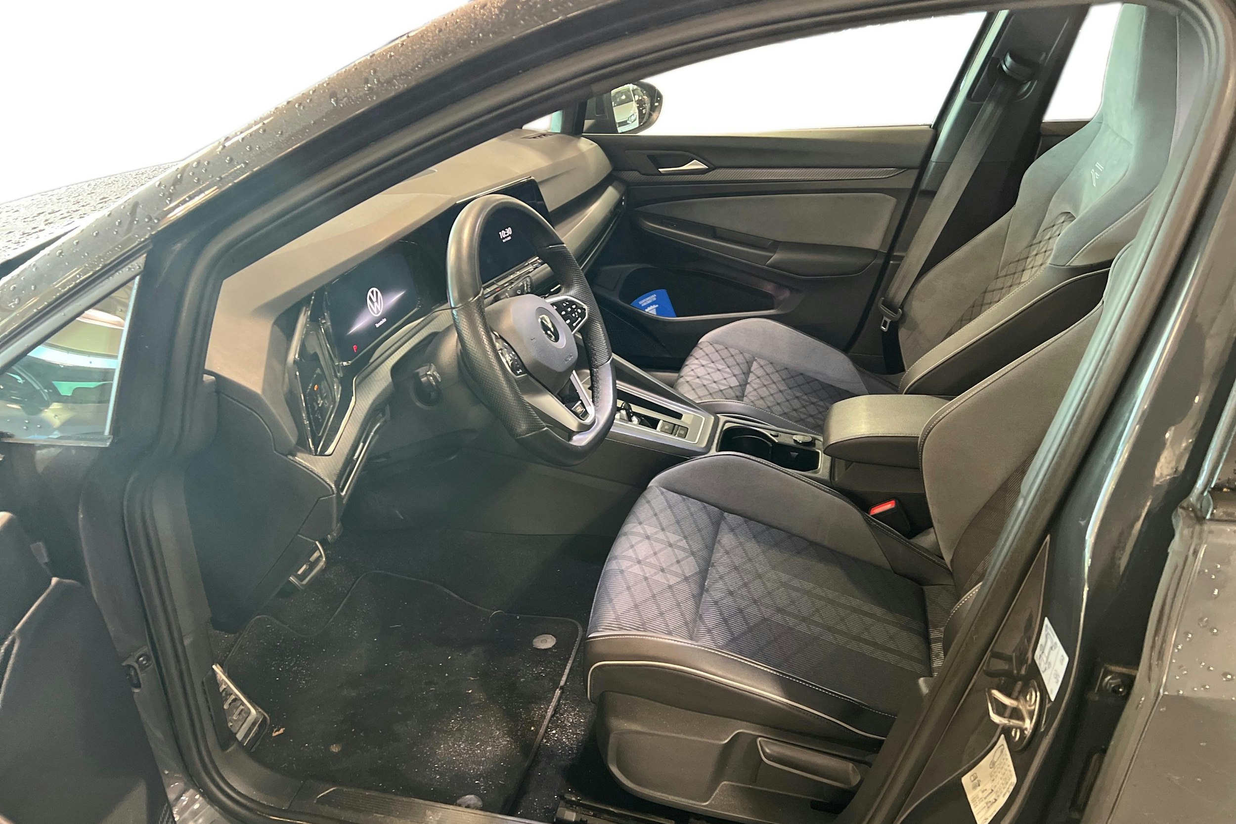 harmaa Volkswagen Golf 2022 kuva 3.