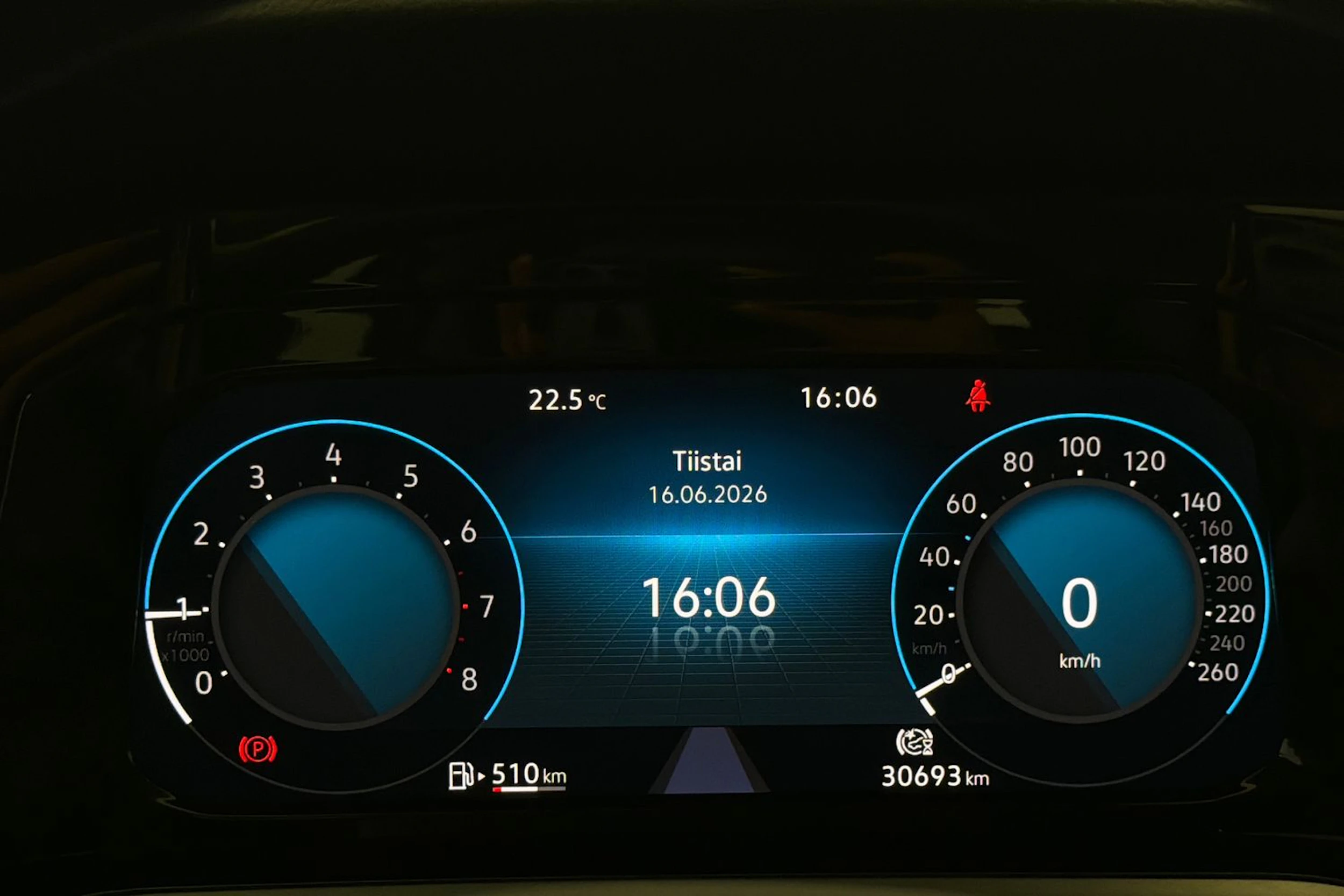 valkoinen Volkswagen Golf 2022 kuva 21.