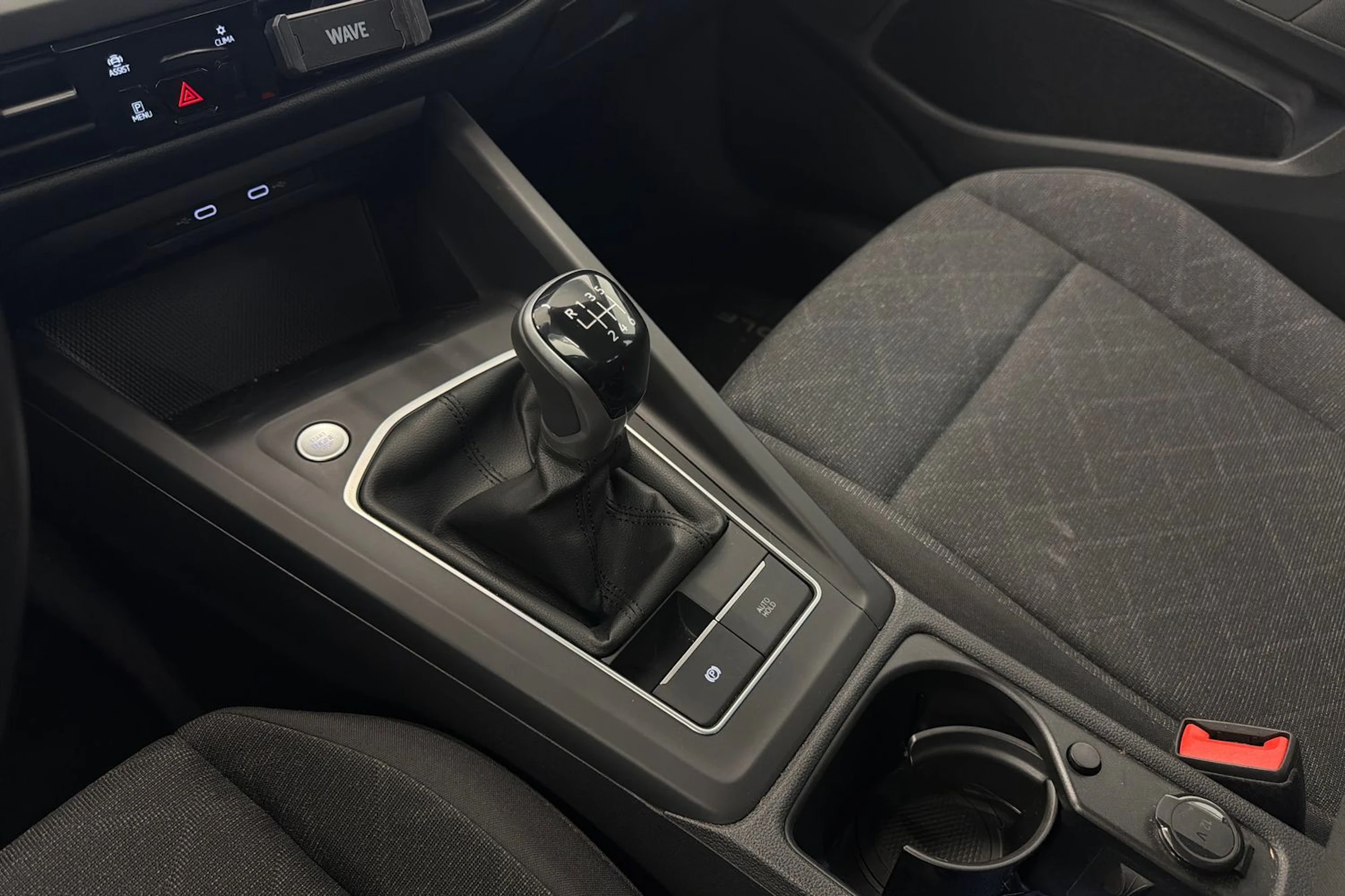 valkoinen Volkswagen Golf 2022 kuva 23.