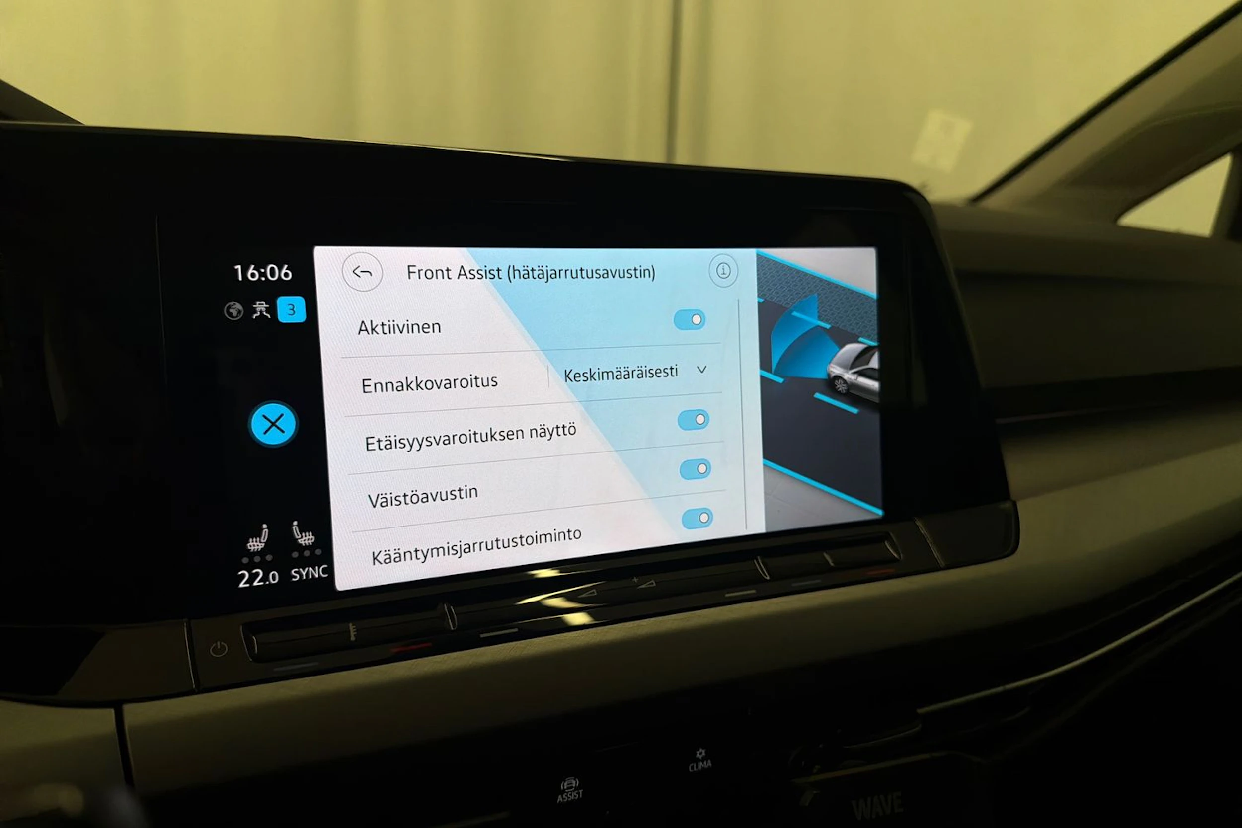 valkoinen Volkswagen Golf 2022 kuva 25.