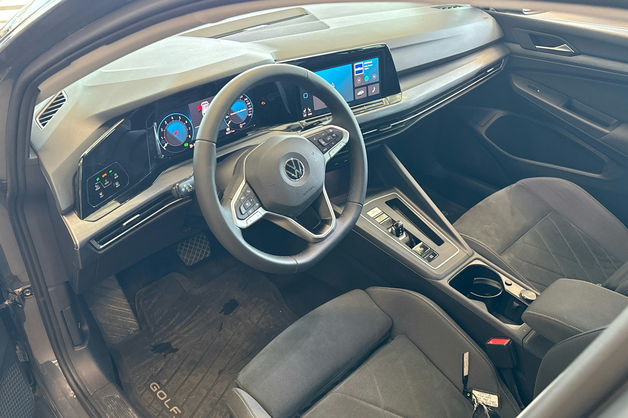 harmaa Volkswagen Golf 2022 kuva 3.