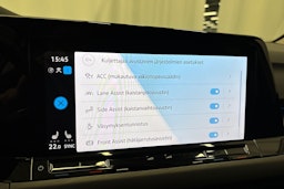 keltainen Volkswagen Golf 2022 kuva 24.