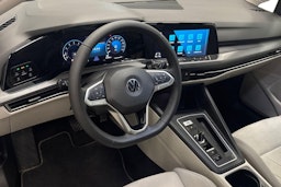 harmaa Volkswagen Golf 2022 kuva 7.