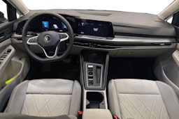 harmaa Volkswagen Golf 2022 kuva 9.