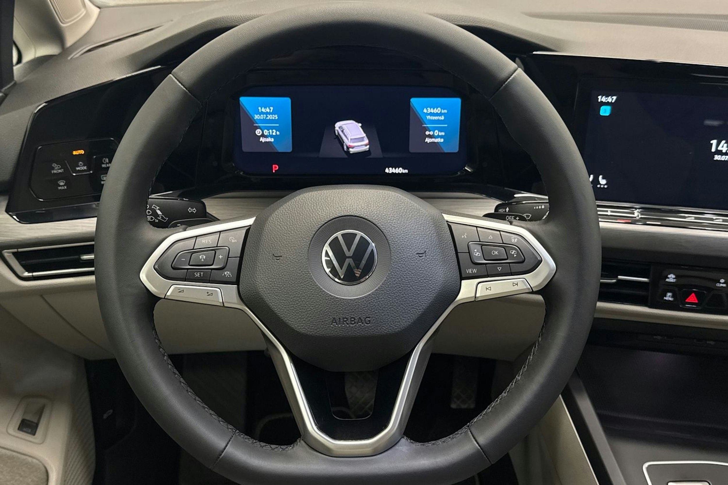 harmaa Volkswagen Golf 2022 kuva 14.