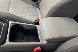 harmaa Volkswagen Golf 2022 kuva 37.