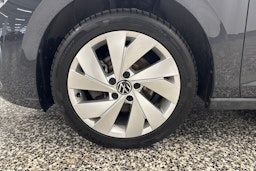 harmaa Volkswagen Golf 2022 kuva 38.