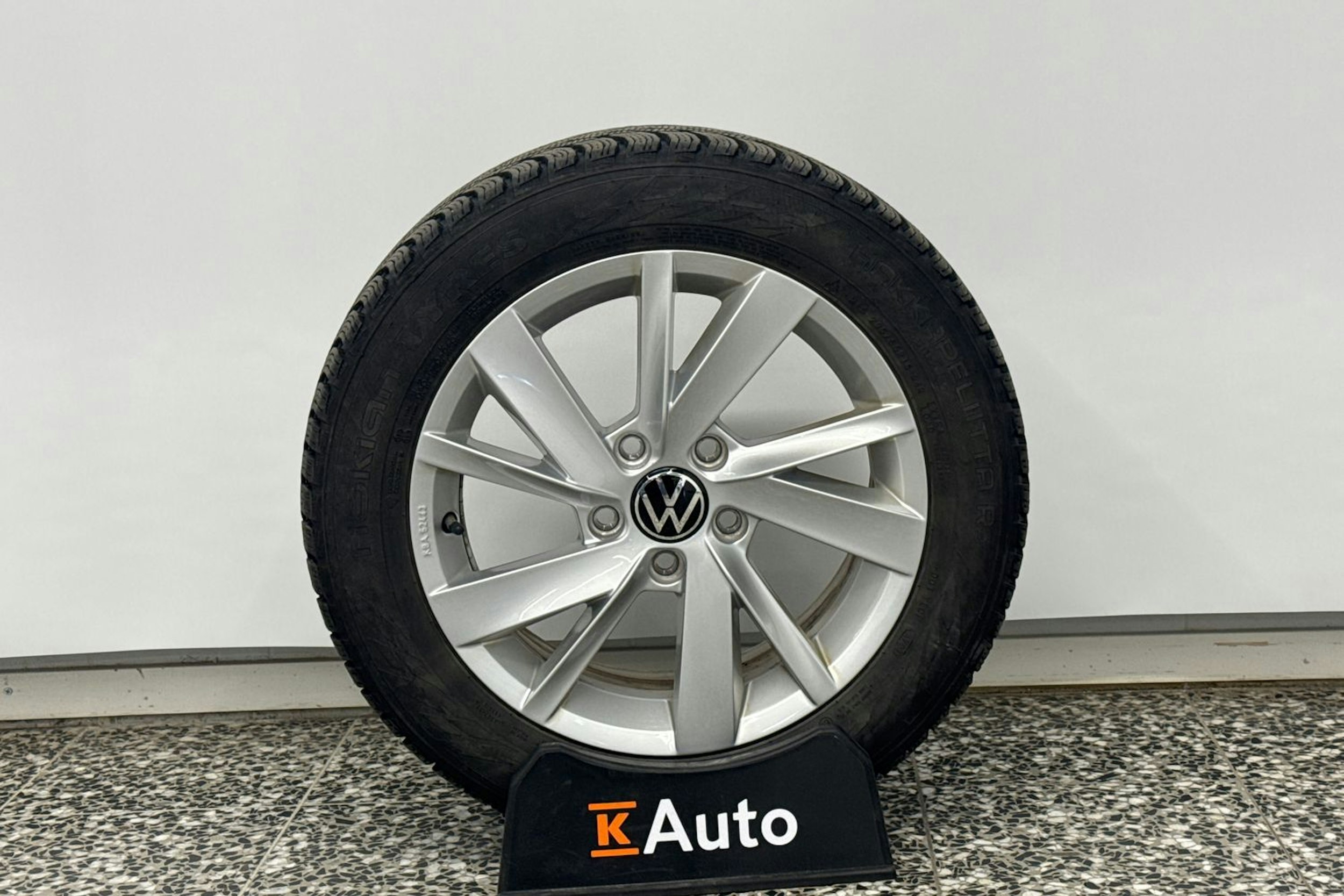 harmaa Volkswagen Golf 2022 kuva 39.