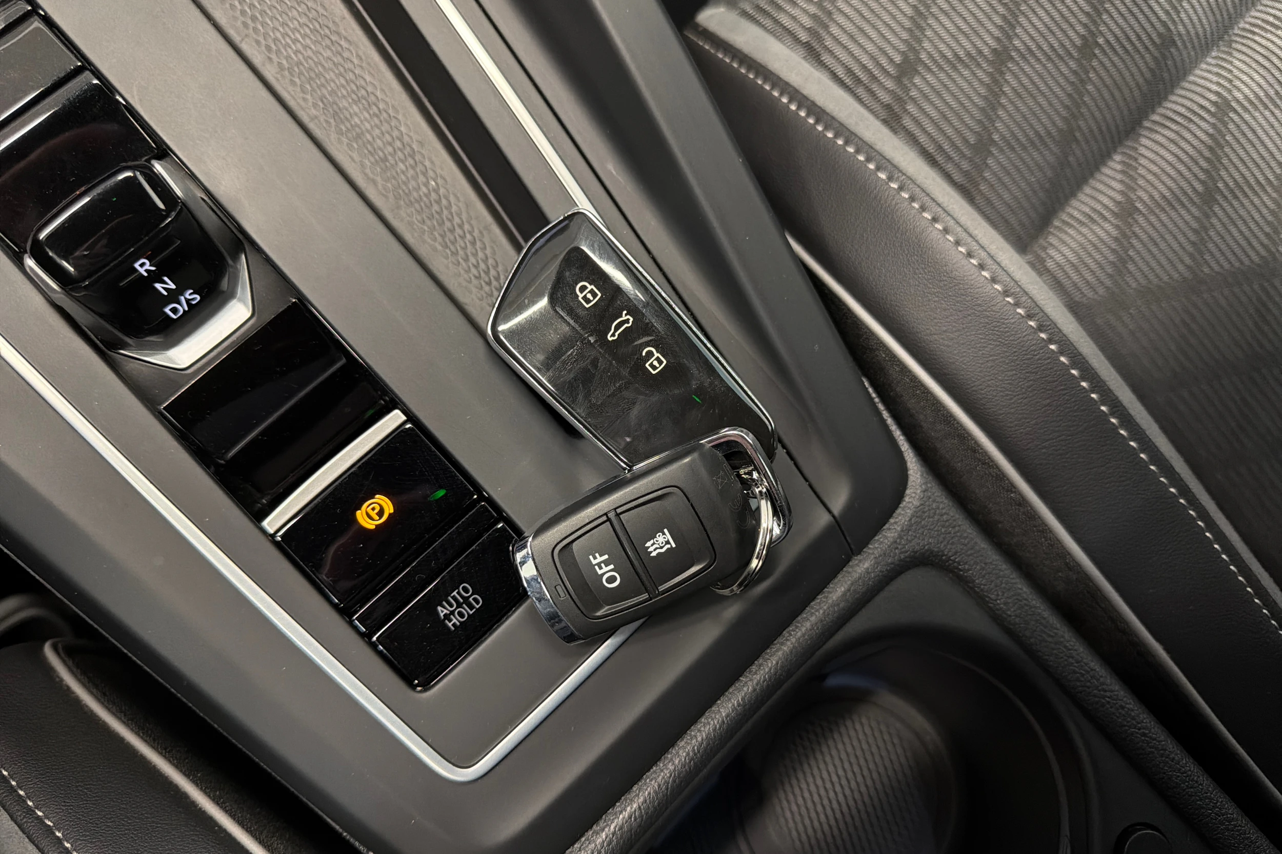 harmaa Volkswagen Golf 2022 kuva 37.