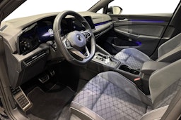 musta Volkswagen Golf 2022 kuva 7.