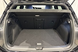 musta Volkswagen Golf 2022 kuva 14.
