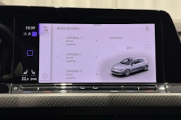 musta Volkswagen Golf 2022 kuva 20.