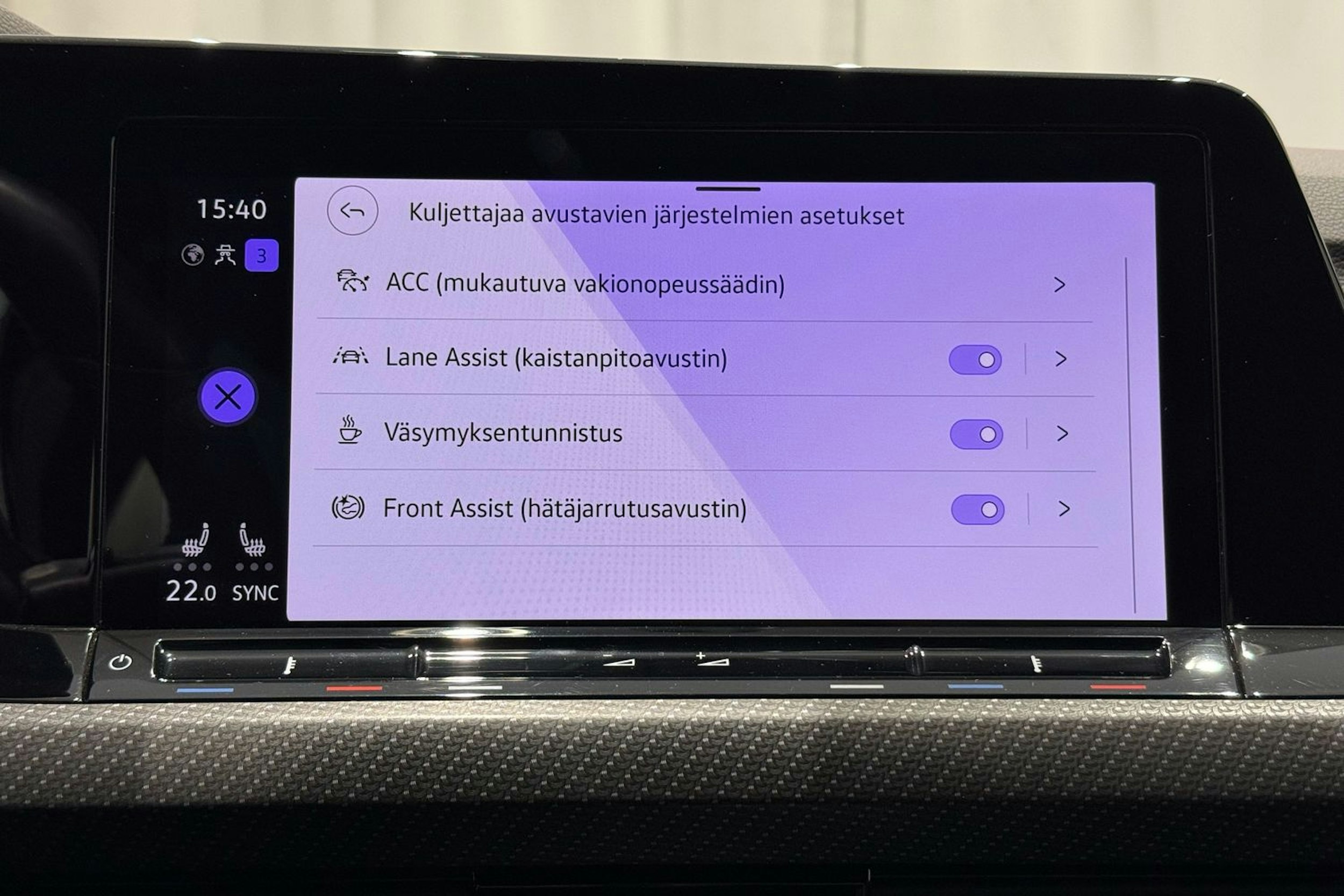 musta Volkswagen Golf 2022 kuva 21.