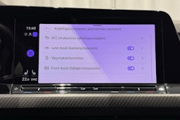 musta Volkswagen Golf 2022 kuva 21.