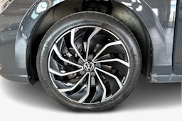harmaa Volkswagen Golf 2022 kuva 11.