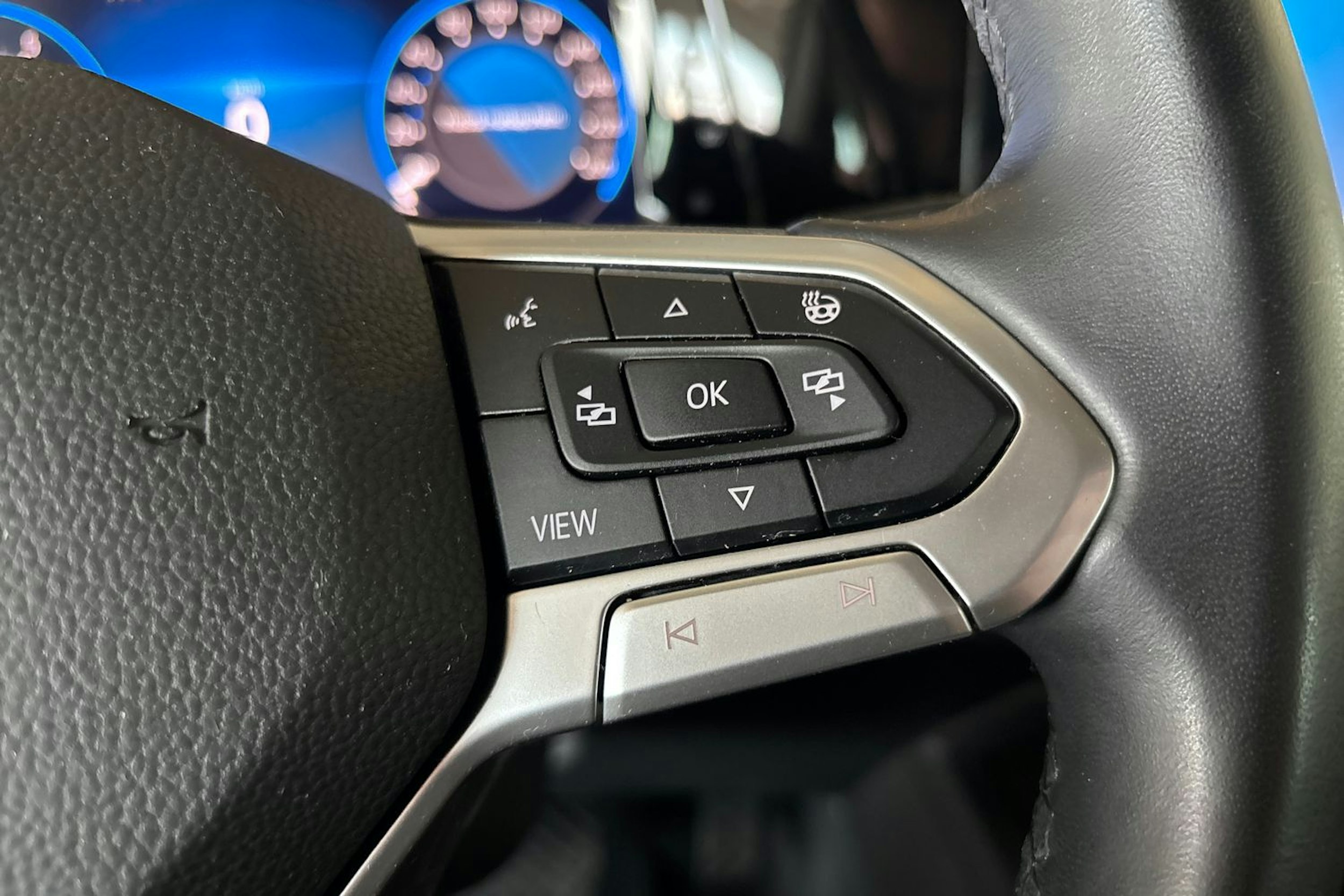 harmaa Volkswagen Golf 2022 kuva 16.