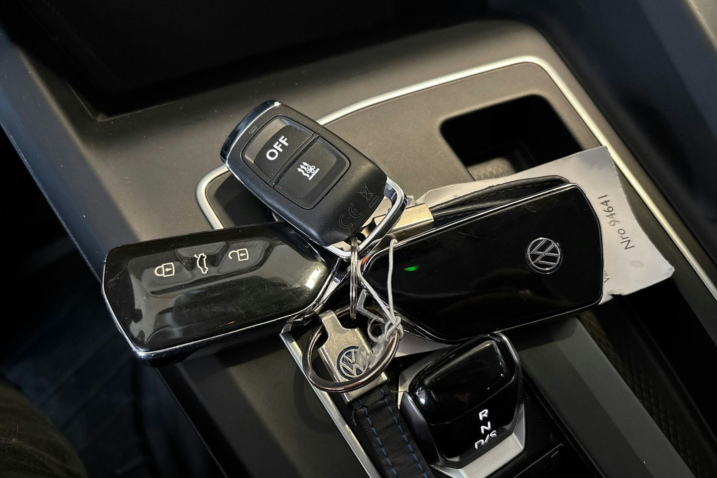 harmaa Volkswagen Golf 2022 kuva 19.