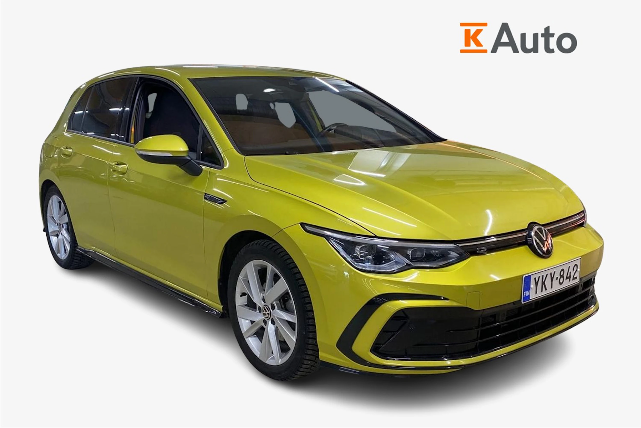 keltainen Volkswagen Golf 2022 kuva 1.