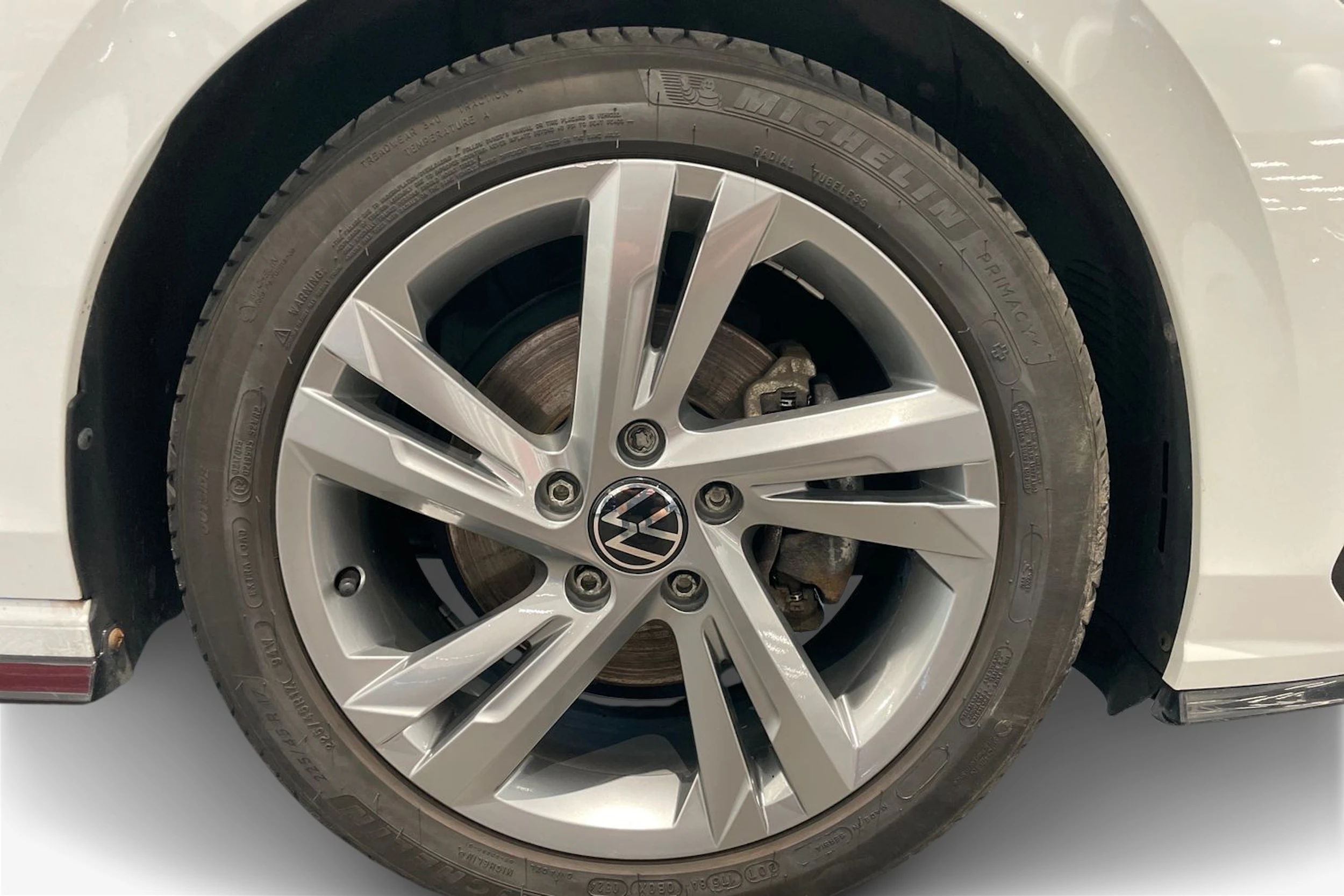 valkoinen Volkswagen Golf 2022 kuva 9.