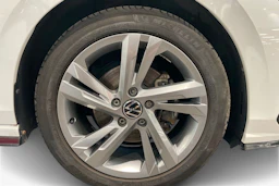 valkoinen Volkswagen Golf 2022 kuva 9.