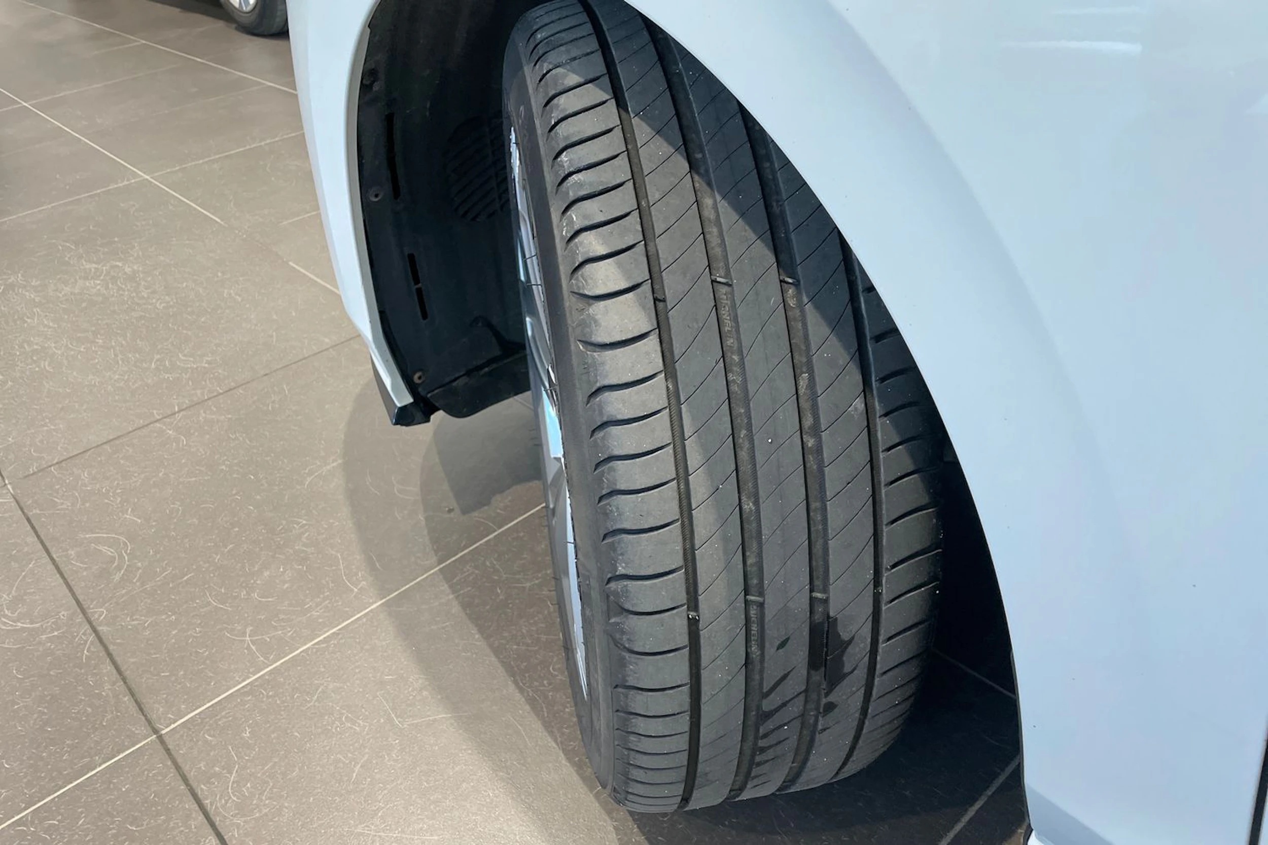 valkoinen Volkswagen Golf 2022 kuva 10.