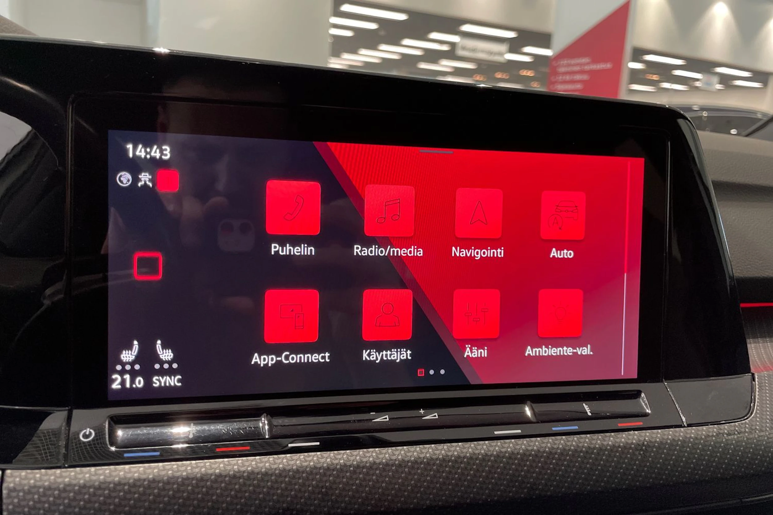 valkoinen Volkswagen Golf 2022 kuva 12.