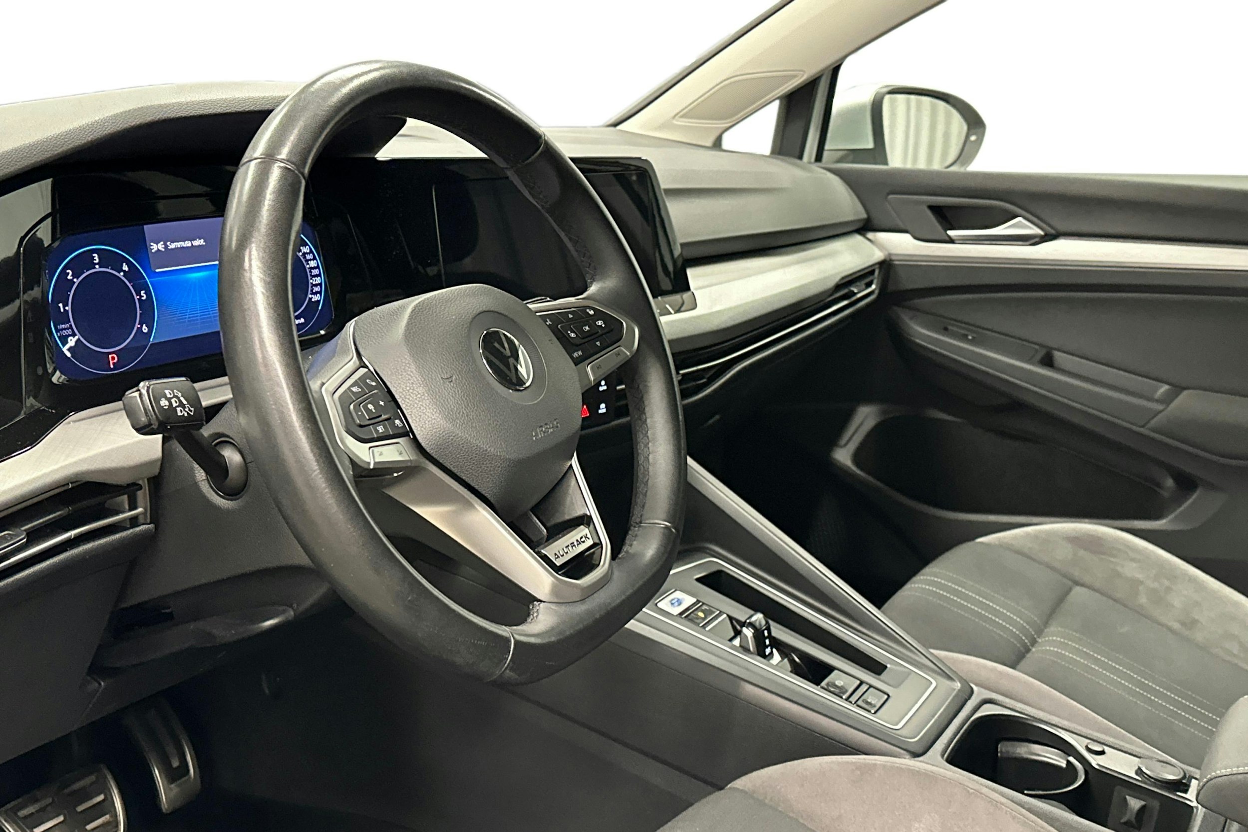valkoinen Volkswagen Golf 2022 kuva 7.