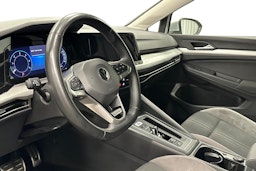 valkoinen Volkswagen Golf 2022 kuva 7.