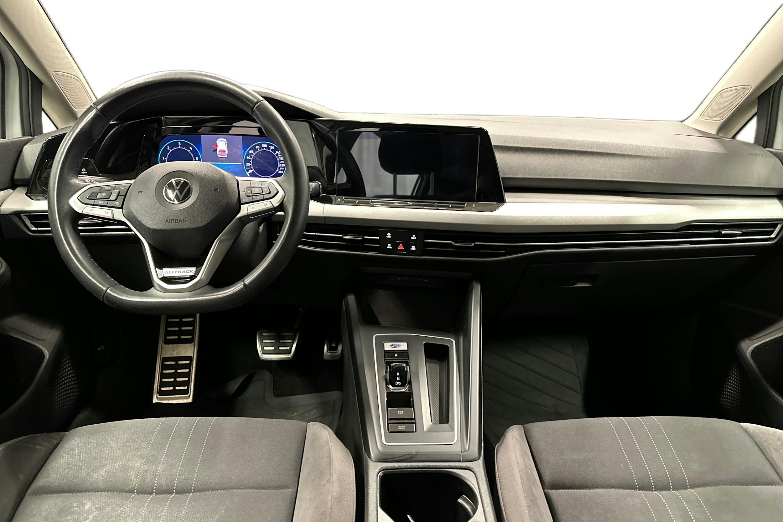 valkoinen Volkswagen Golf 2022 kuva 9.