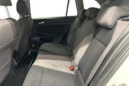 valkoinen Volkswagen Golf 2022 kuva 10.