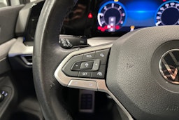 valkoinen Volkswagen Golf 2022 kuva 14.