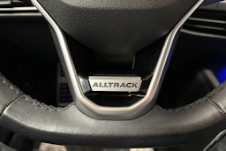 valkoinen Volkswagen Golf 2022 kuva 16.