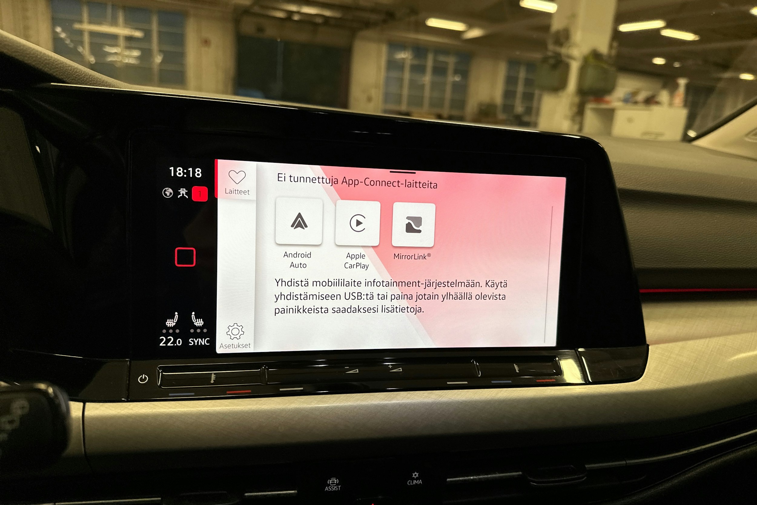 valkoinen Volkswagen Golf 2022 kuva 20.