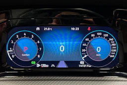 punainen Volkswagen Golf 2022 kuva 15.