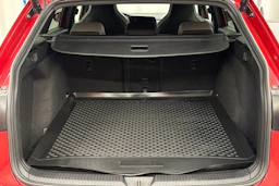punainen Volkswagen Golf 2022 kuva 20.