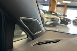 sininen Volkswagen Golf 2022 kuva 5.