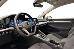 valkoinen Volkswagen Golf 2022 kuva 7.