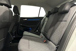 valkoinen Volkswagen Golf 2022 kuva 10.