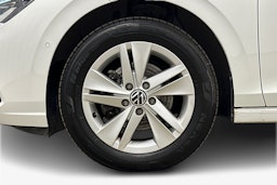 valkoinen Volkswagen Golf 2022 kuva 11.
