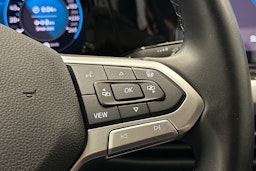 valkoinen Volkswagen Golf 2022 kuva 19.