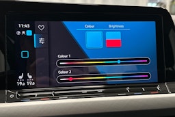 valkoinen Volkswagen Golf 2022 kuva 22.