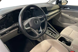 sininen Volkswagen Golf 2022 kuva 6.
