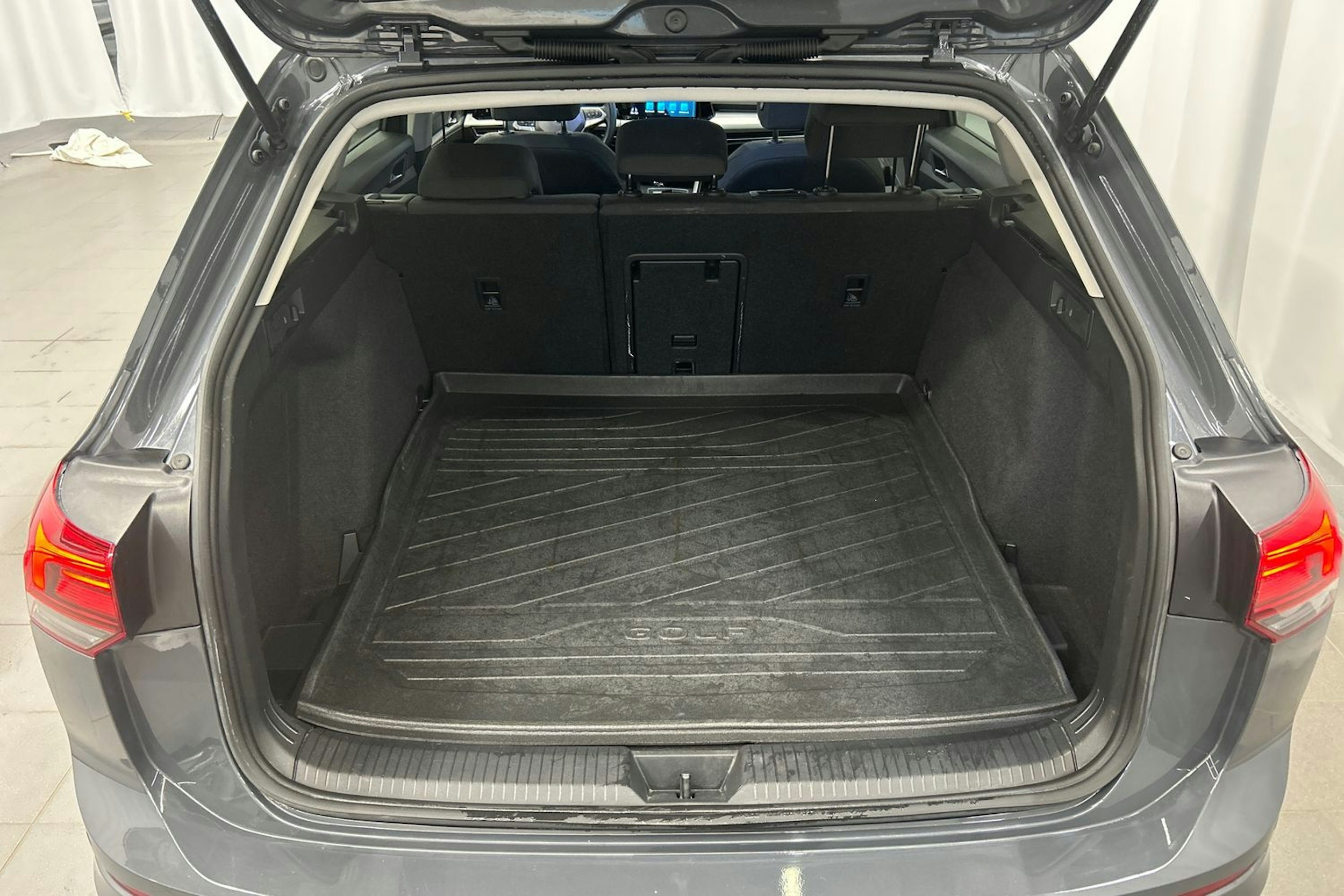 met. harmaa Volkswagen Golf 2022 kuva 13.