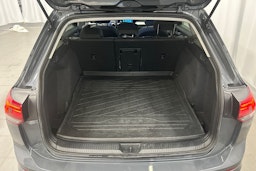 met. harmaa Volkswagen Golf 2022 kuva 13.