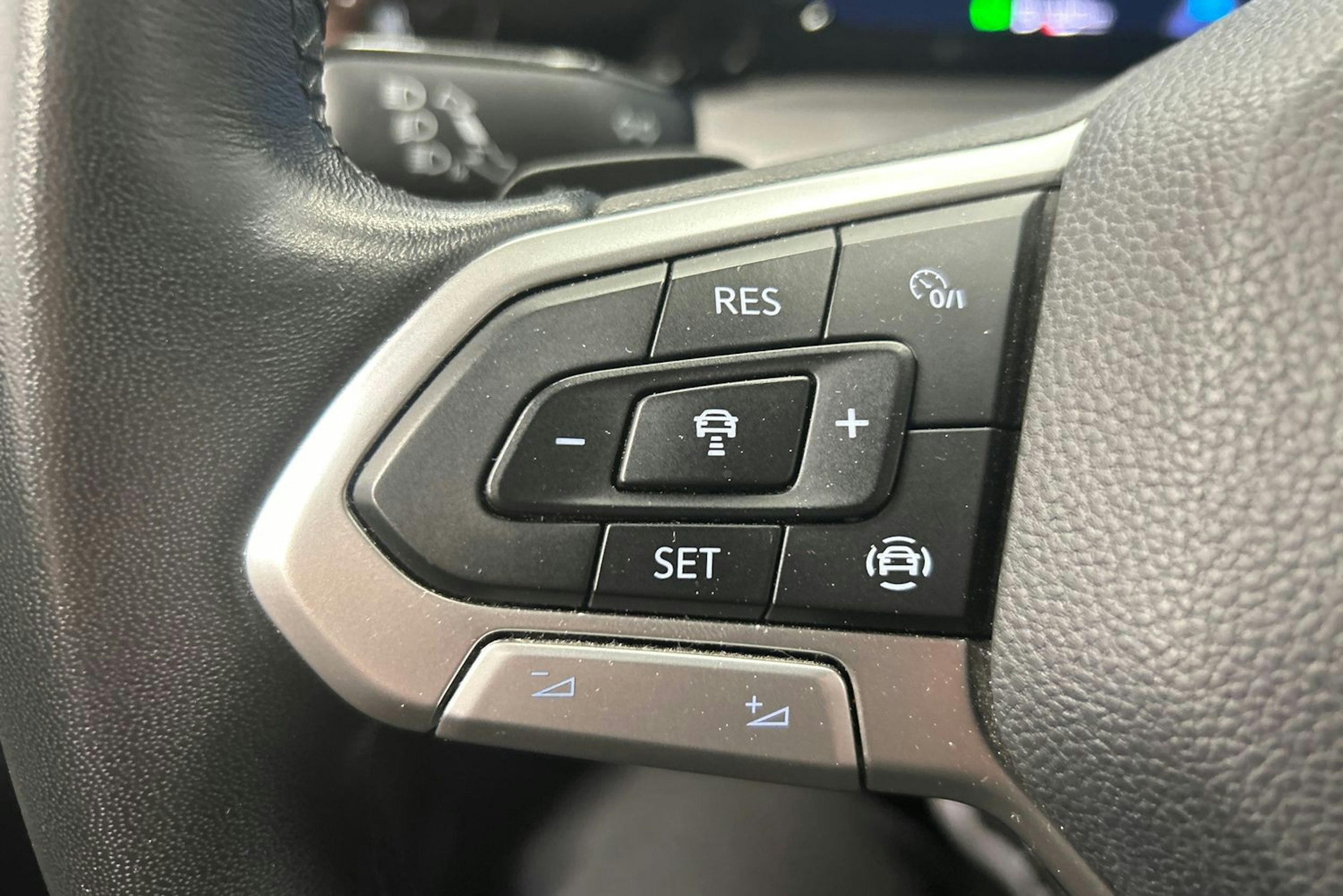 met. harmaa Volkswagen Golf 2022 kuva 16.